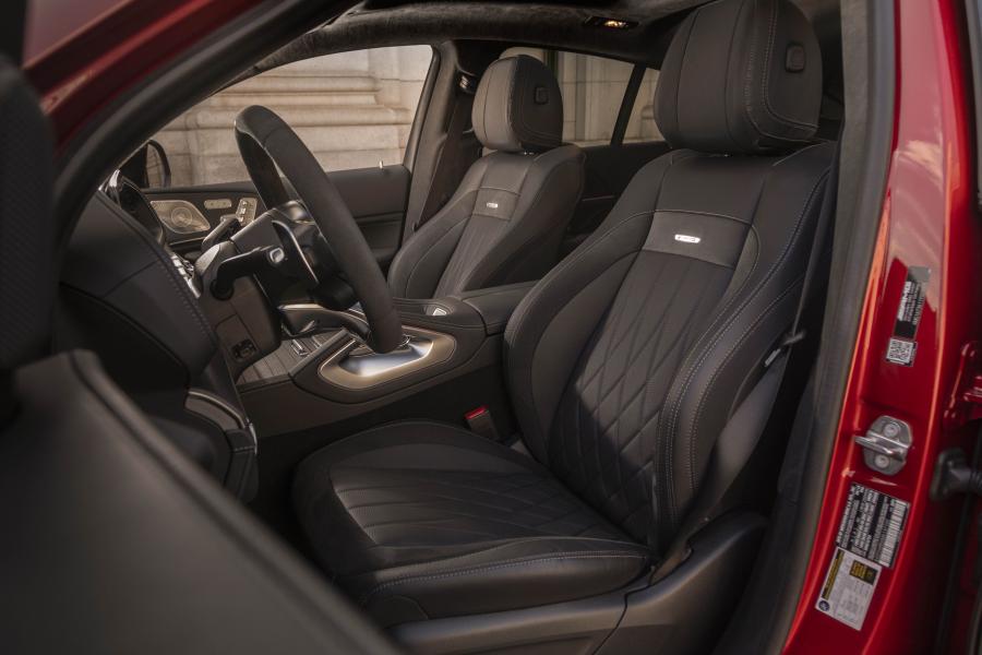 Интерьер Mercedes-AMG GLE53 4Matic+ Coupe (C167) 2020 года  (NA) (фото 34 из 40)